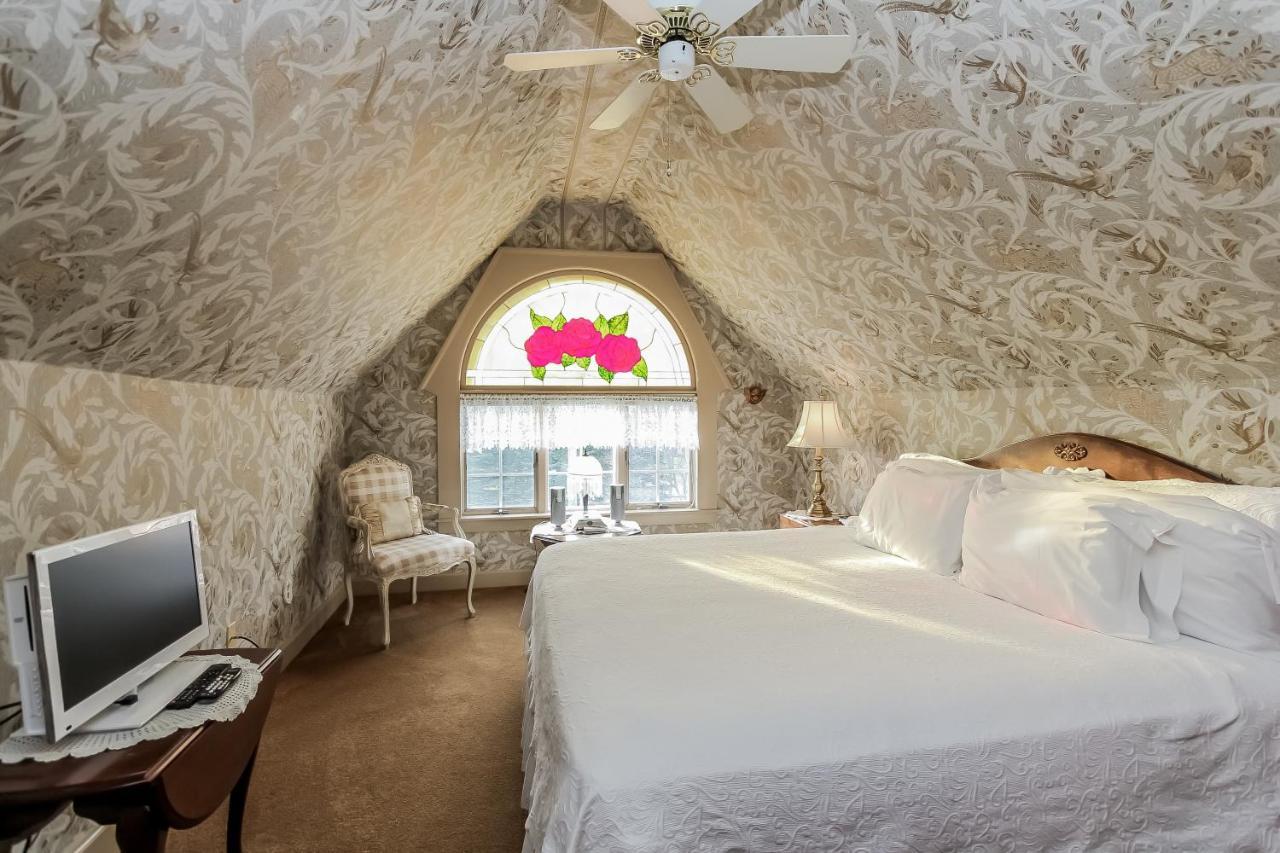 Yelton Manor Bed And Breakfast South Haven Room photo