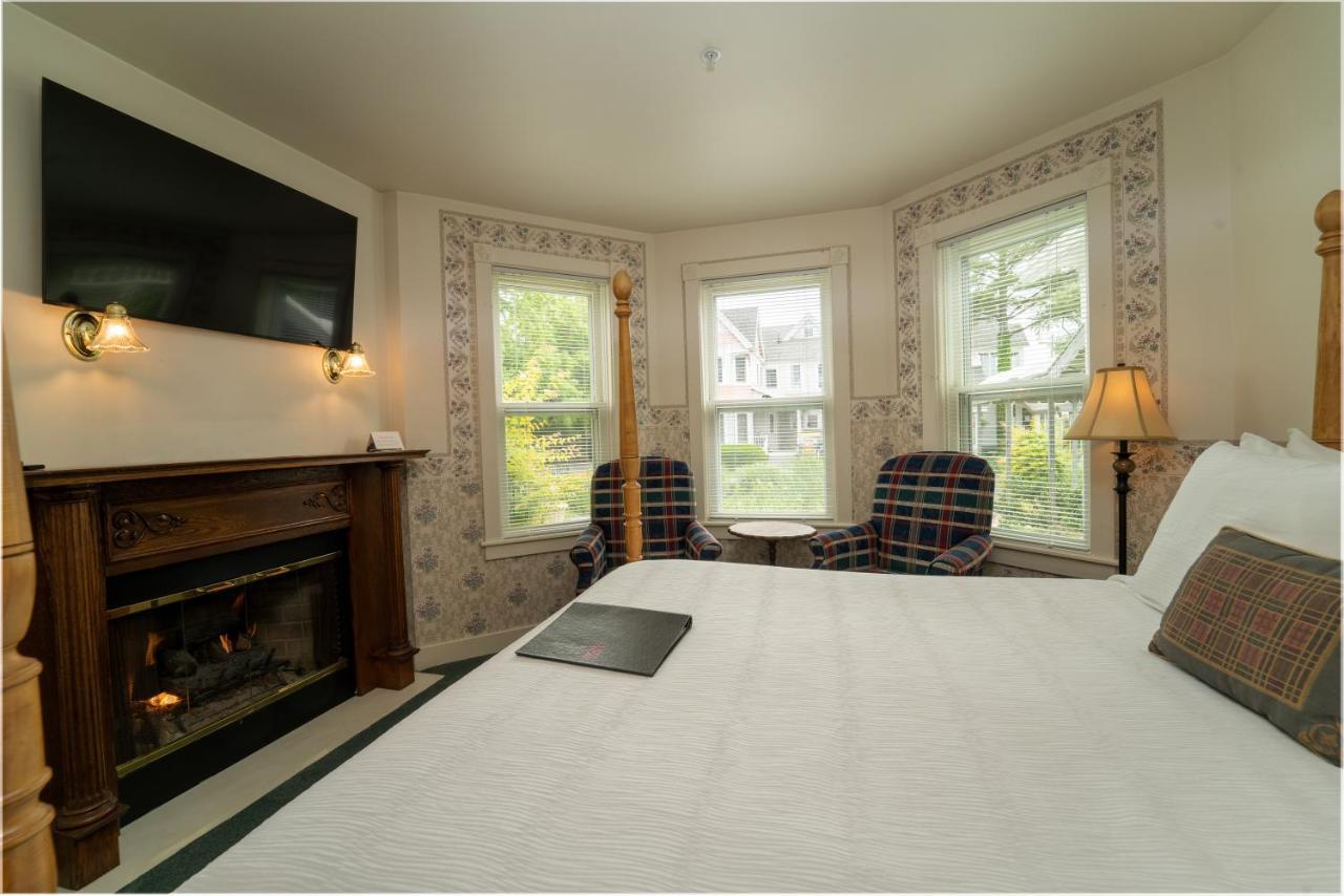 Yelton Manor Bed And Breakfast South Haven Room photo